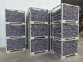 Stapelbox gevuld met grindslurven